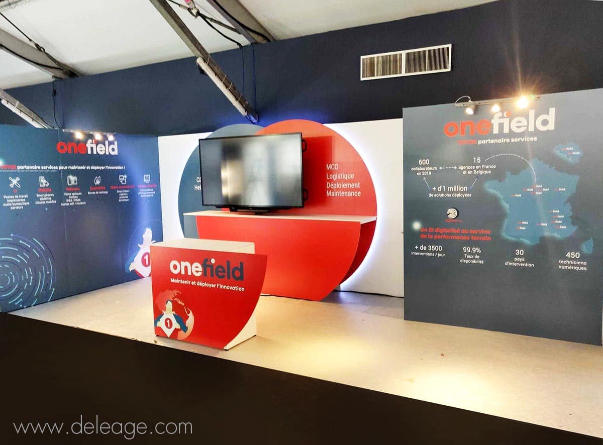 panneau-sur-cloison-de-stand