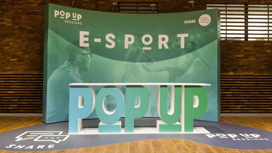 stand-parapluie-decoupe-polystyrene-01-1748