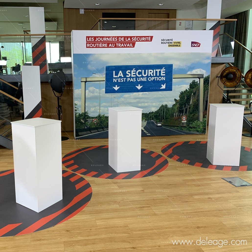 stele-de-presentation