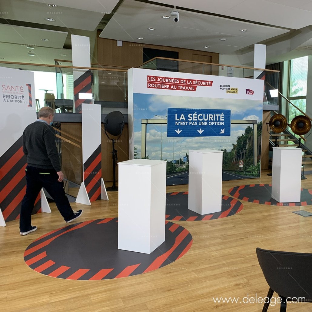 support-de-presentation-en-location