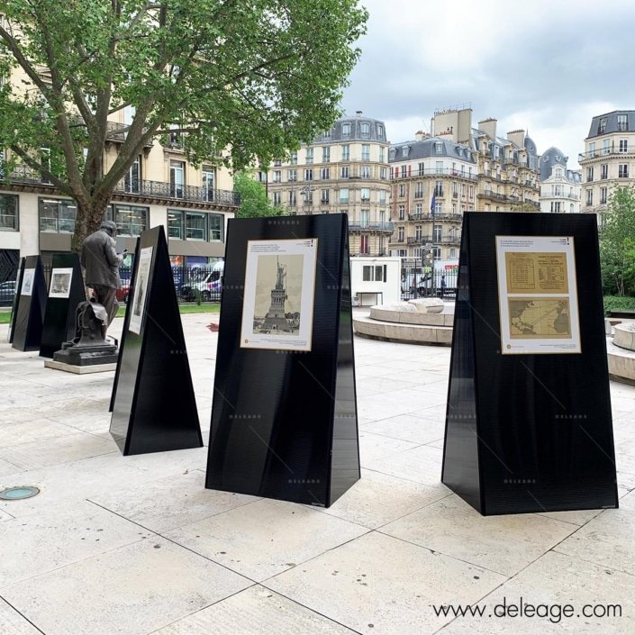 expo-exterieure-dans-paris.pyramide