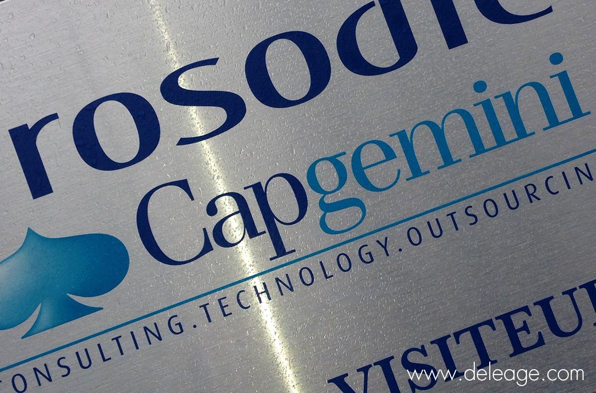 panneau-signalétique-extérieure