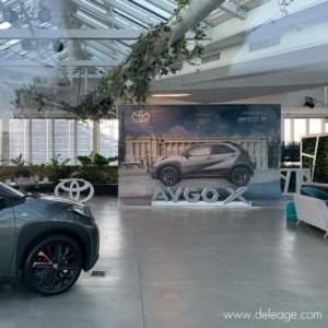 Une TOYOTA grandeur nature sur PHOTOCALL XXL