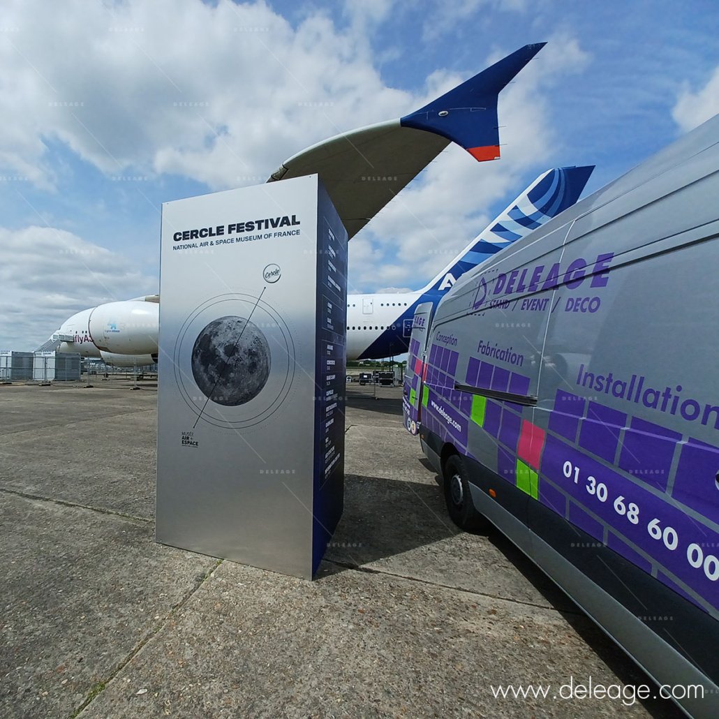 tour-d'affichage-exterieure