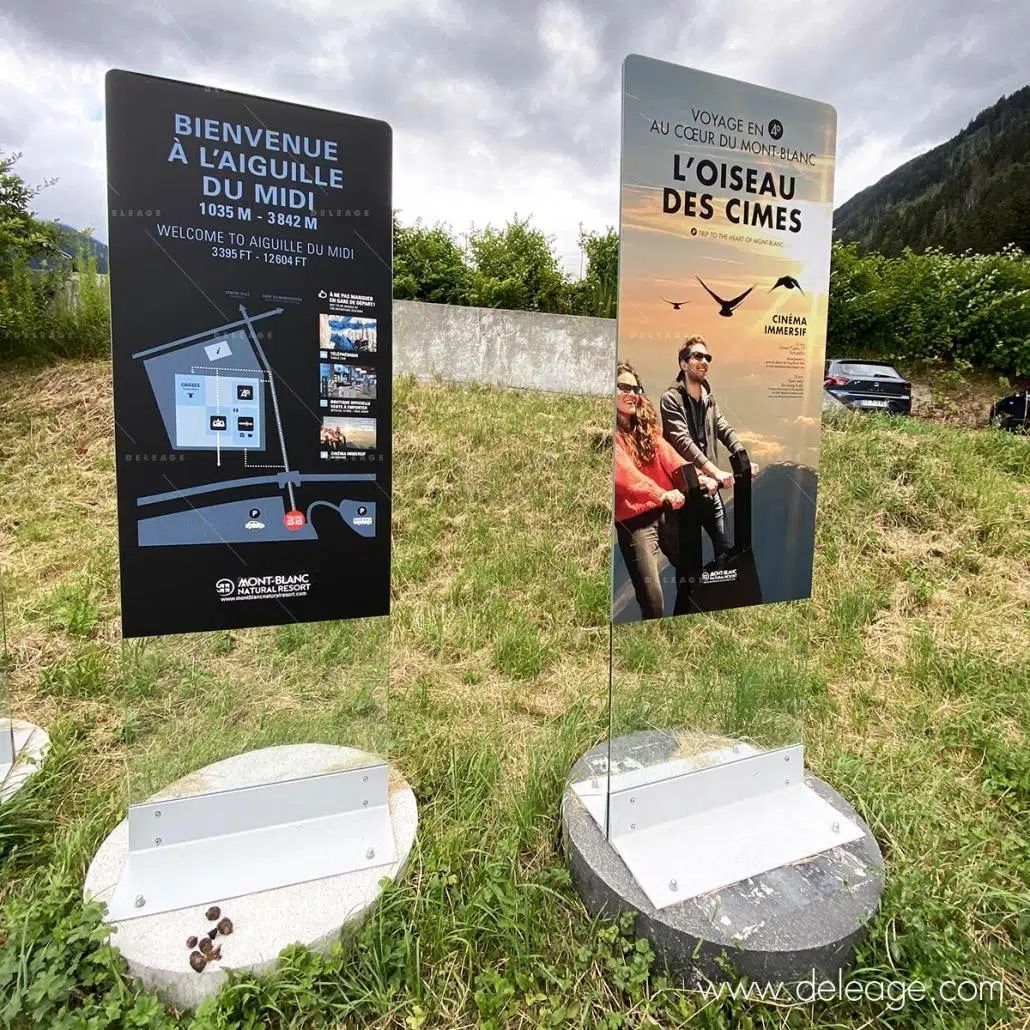 panneau-plexiglass-sur-embase-exterieur