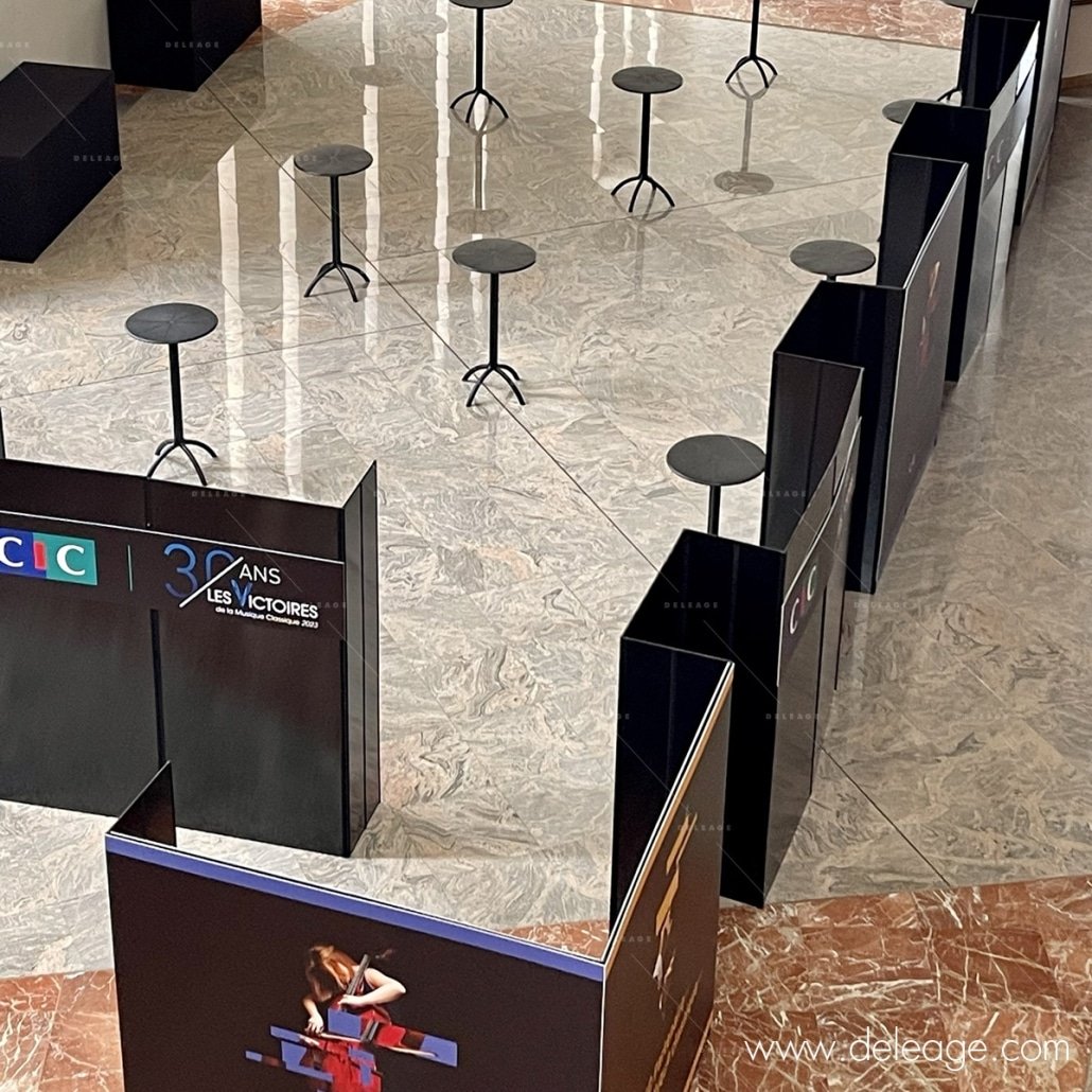 implantation-panneaux-cloisons-evenement