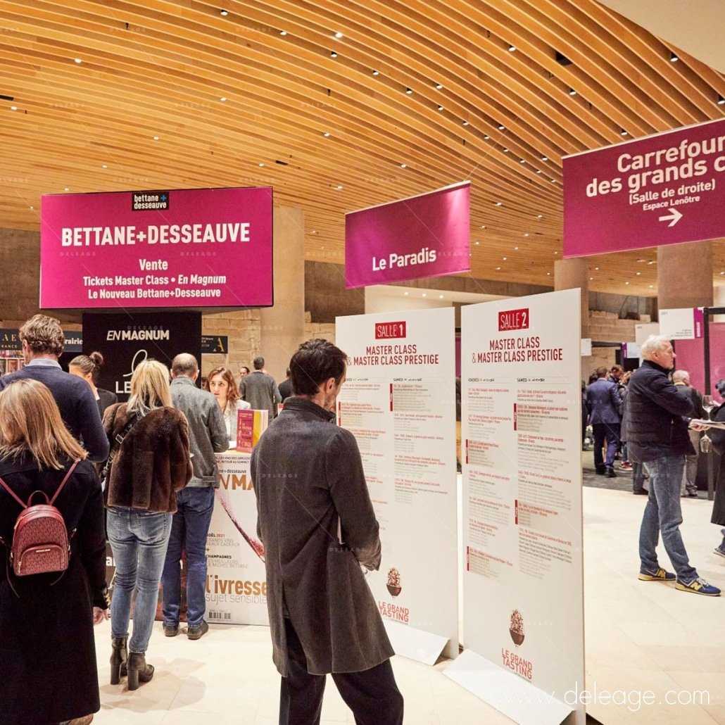 kakemonos-suspendu-sur-salon