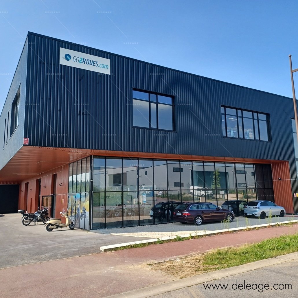 enseigne-dibond-sur-bardage