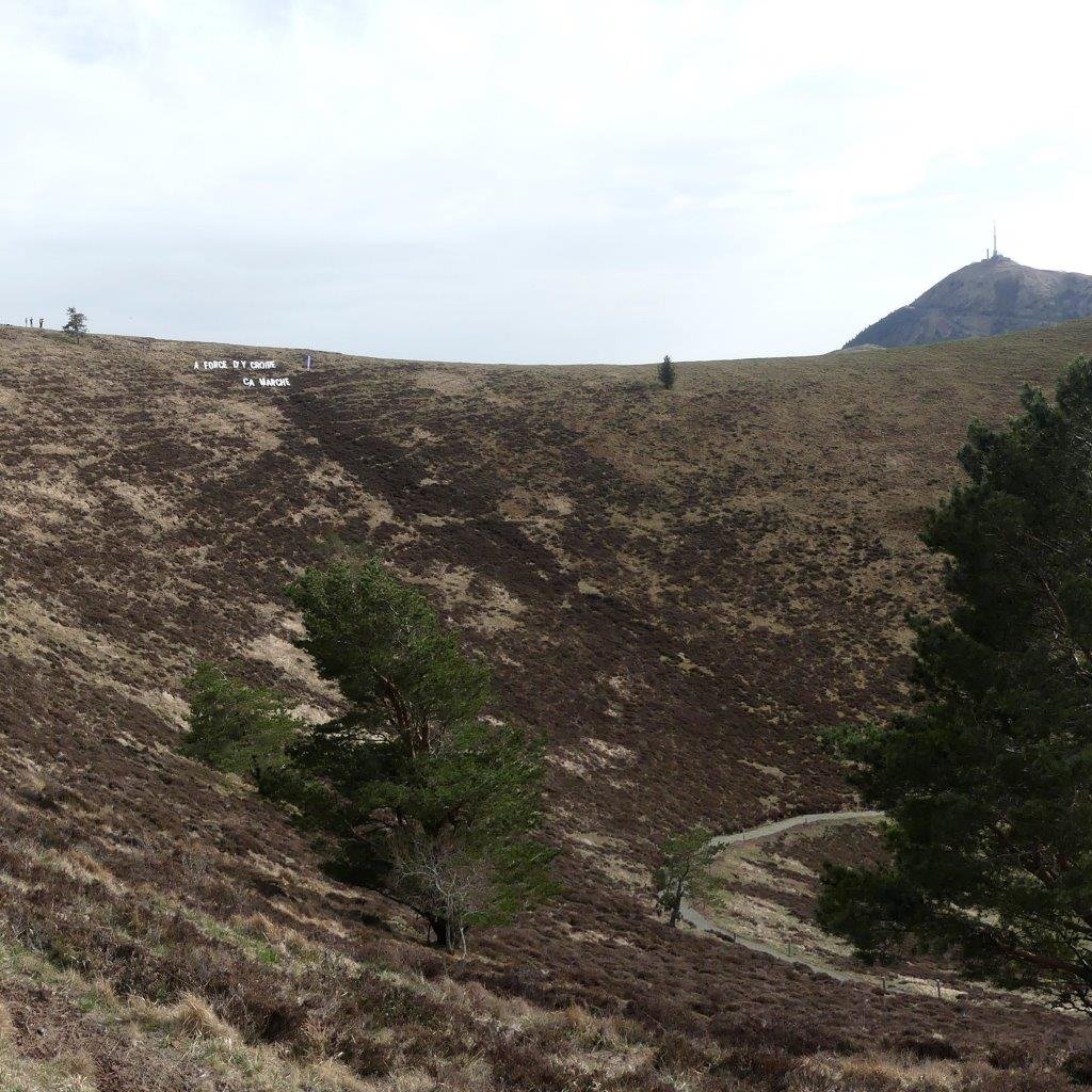 phrase-en-polystyrene-sur-la-montagne
