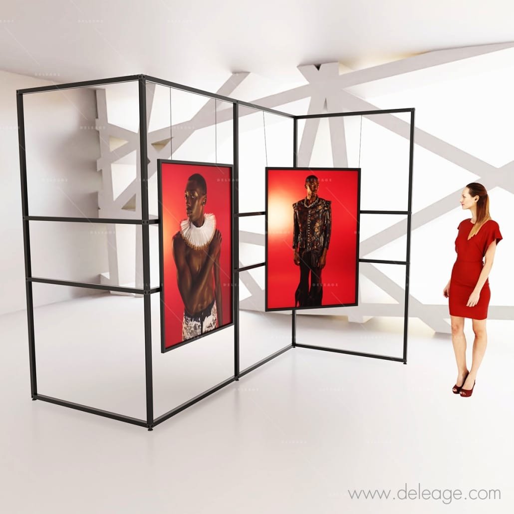 grilles-exposition-angle-en-situation