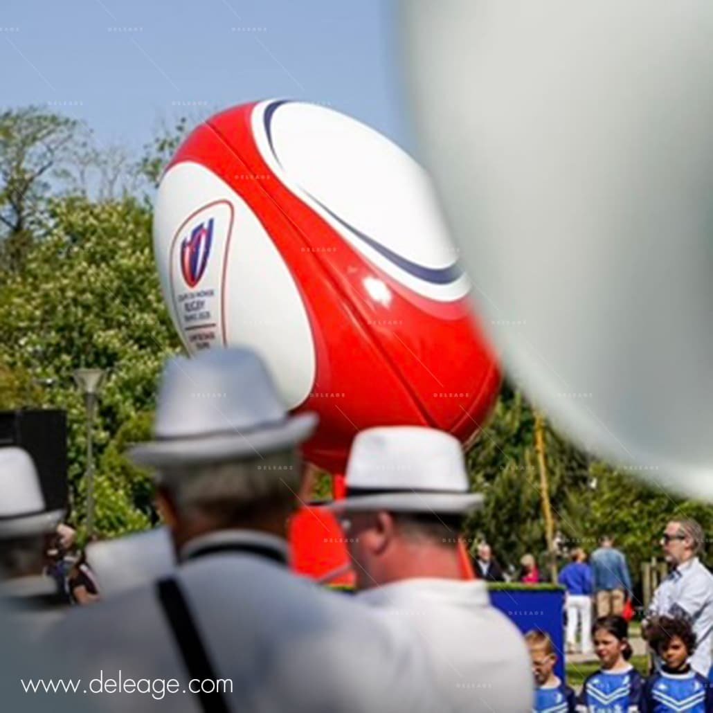 ballon-de-rugby-dans-la-foule