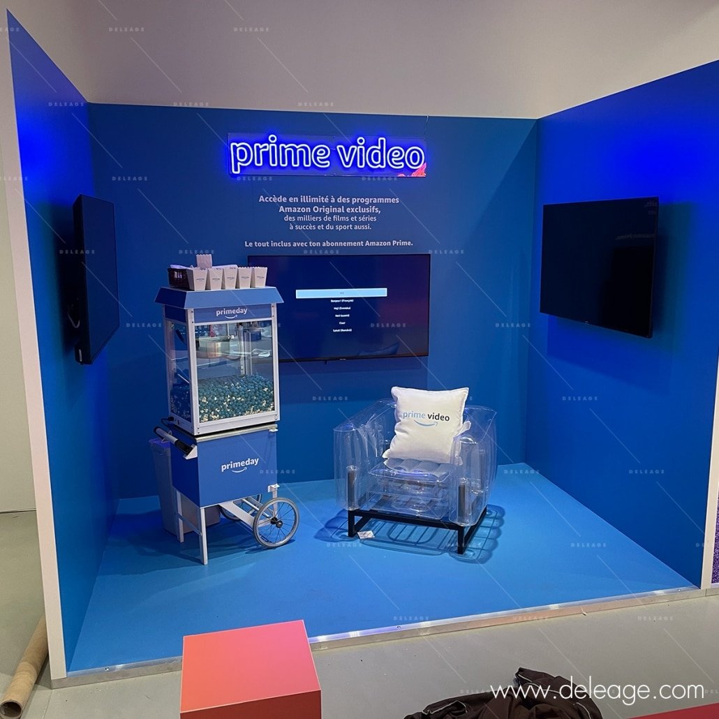 stand-avec-fauteuil-sur-mesure