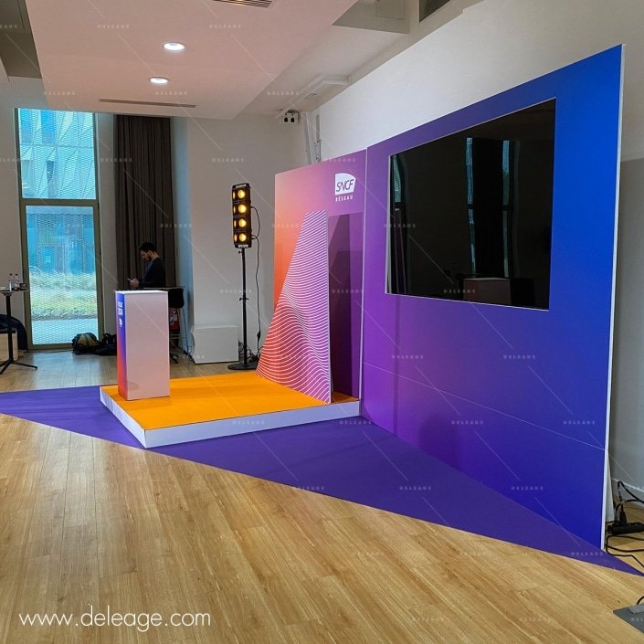 fond-de-stand-avec-ecran