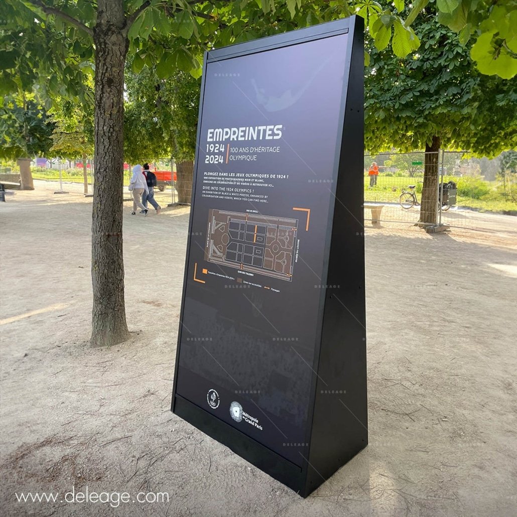 totem-pyramide-deleage-en-aluminium