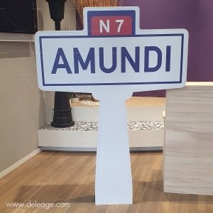 OSEZ La REPRODUCTION d’objets mythiques en polystyrène