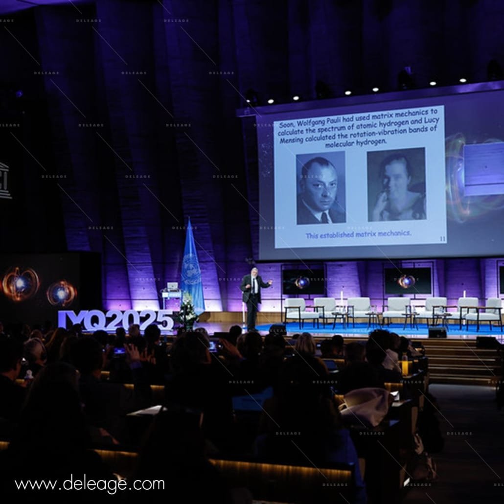 scene-de-l-unesco-avec-texte-geant