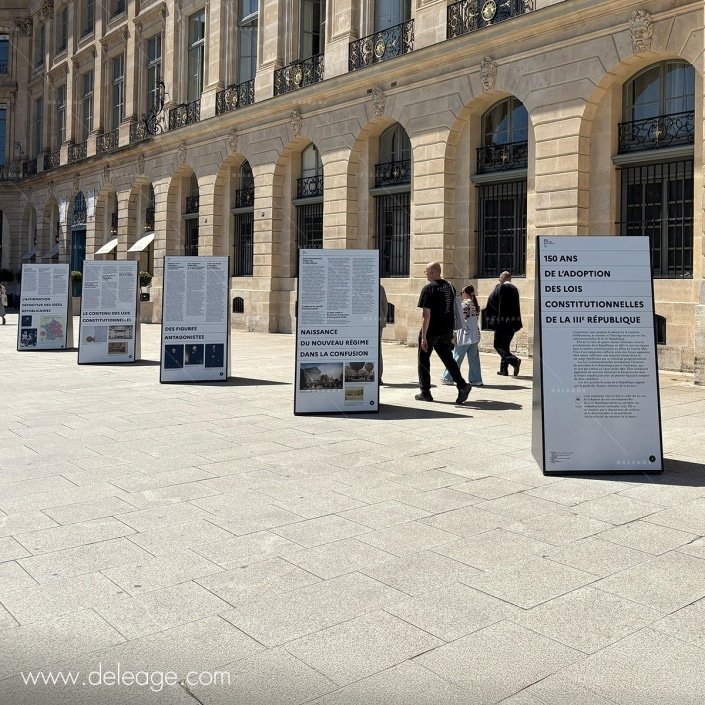 totem-exterieur-place-vandome